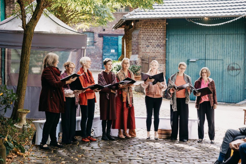 Hier wir im Hof gesungen!